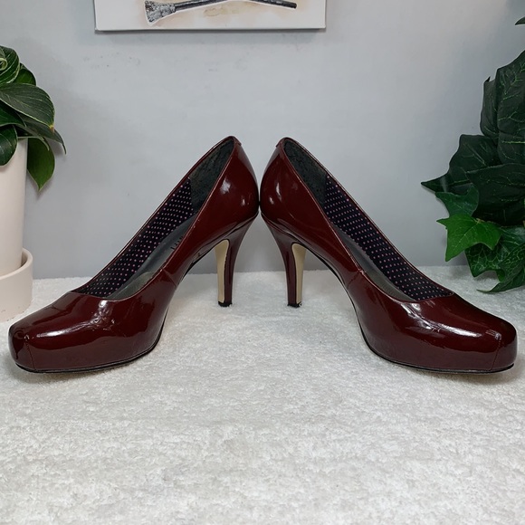 VALA BURGUNDY PATENT MADDEN GIRL by Steve Madden - Picture 9 of 12